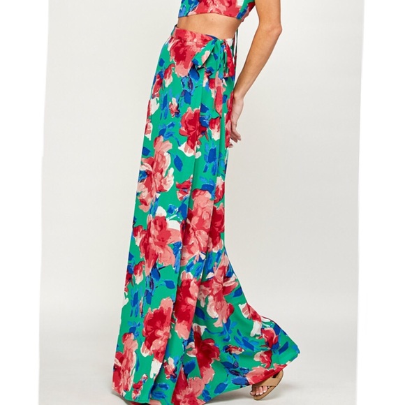 EnCreme Boho Floral Crop Top & Maxi Skirt - Picture 3 of 7